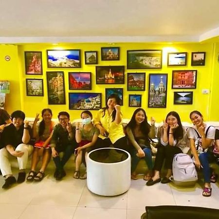 Vr Hostel สะพานควาย Бангкок Экстерьер фото