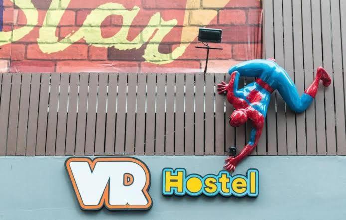 Vr Hostel สะพานควาย Бангкок Экстерьер фото