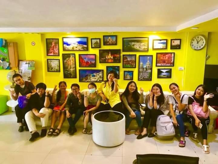Vr Hostel สะพานควาย Бангкок Экстерьер фото